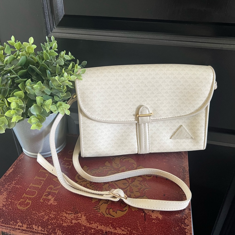 Liz Claiborne 1984 Cream purse